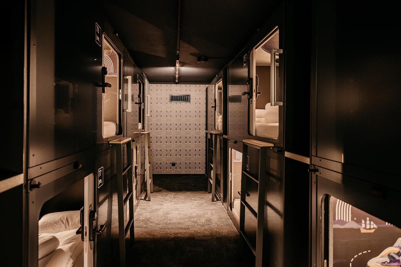 Capsule Hotel - Lucerne Old Town Exterior photo